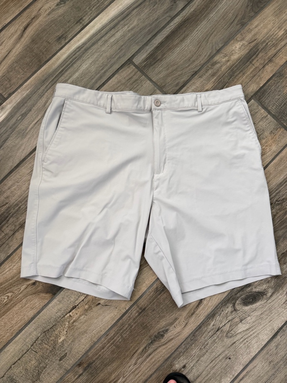 Greg Norman Collection Light Gray Flat Front Men's Golf Shorts